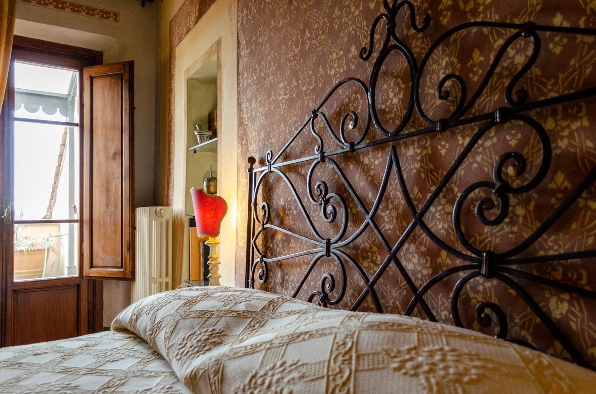 Bed and Breakfast Antica Dimora Leones Palaia Exterior foto